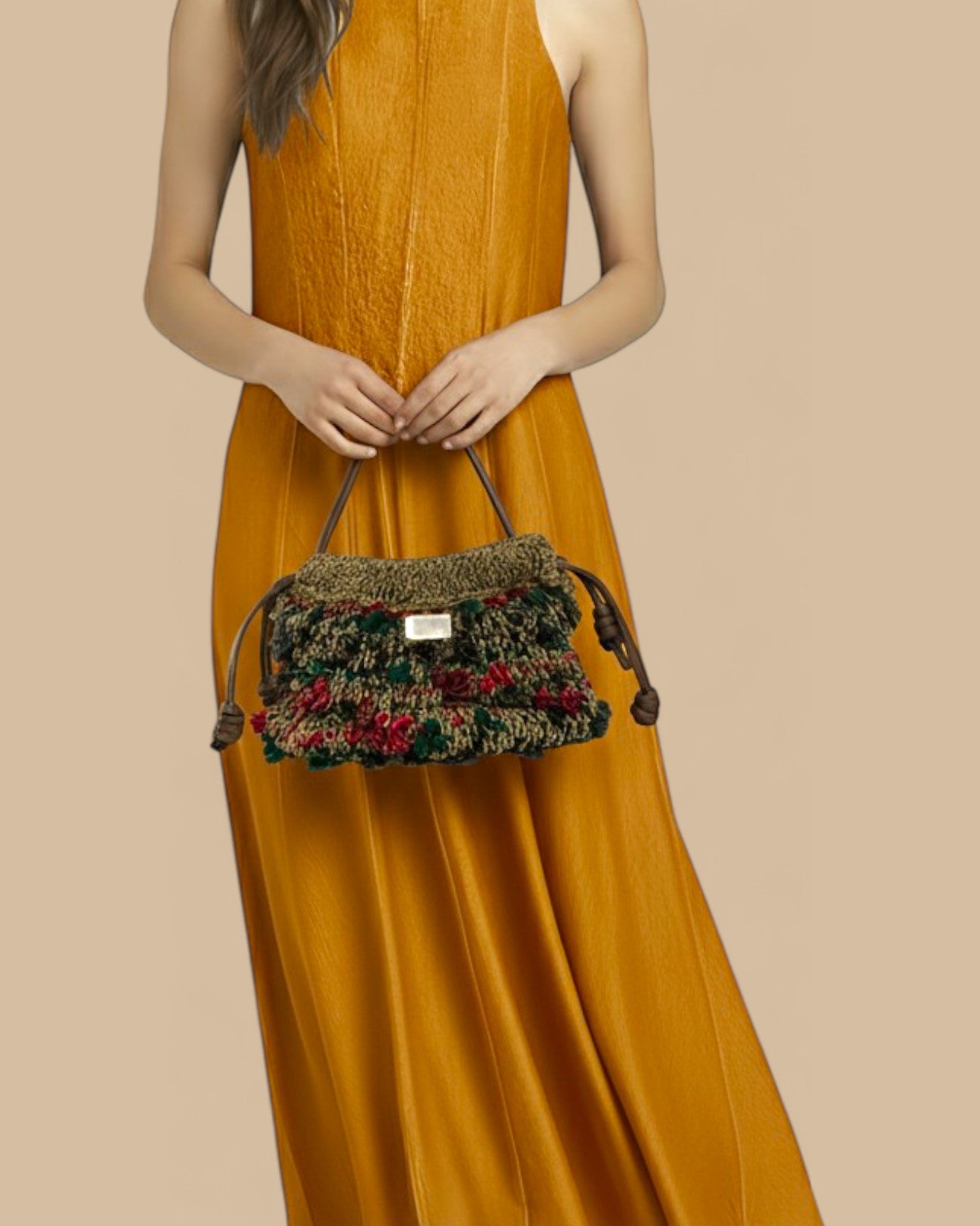 Detalle del Bolso Copenhague Dorado en uso, The Labbo