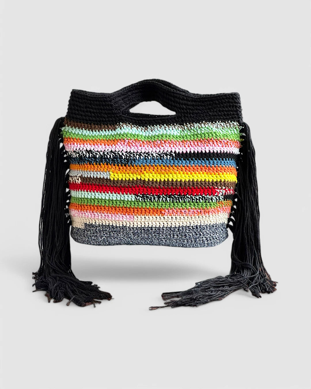 Bolso hecho a mano tejido en colores